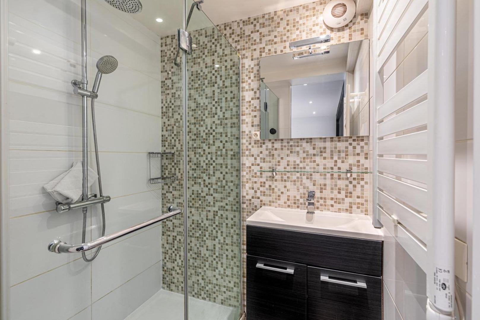 Guestready - Apto Parisiense Da Moda No 19º Arr. Buitenkant foto
